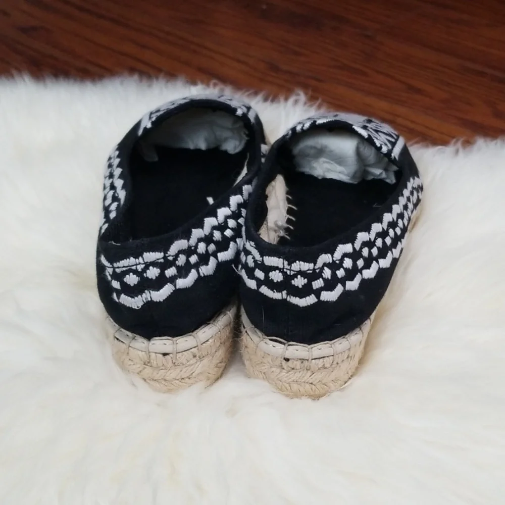 GAP Espadrilles Shoes - Picture 3 of 6